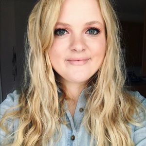 Meet your Posher, Abby